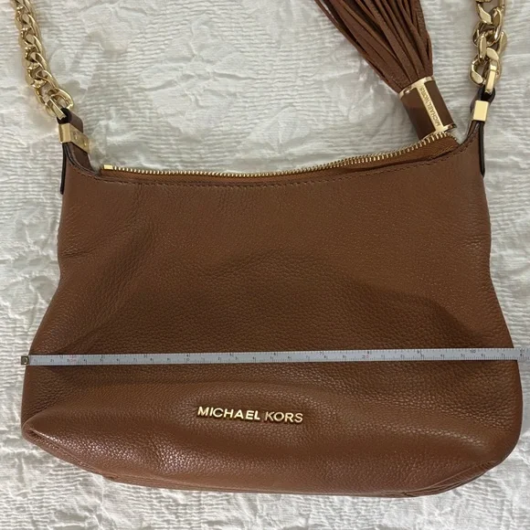 Michael Kors Carmel/ Tan Leather Shoulder Bag with Gold Chain - Picture 8 of 10